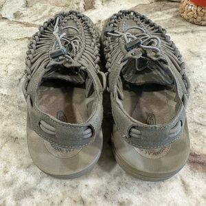Keen UNEEK sandals sz 9.5 women’s